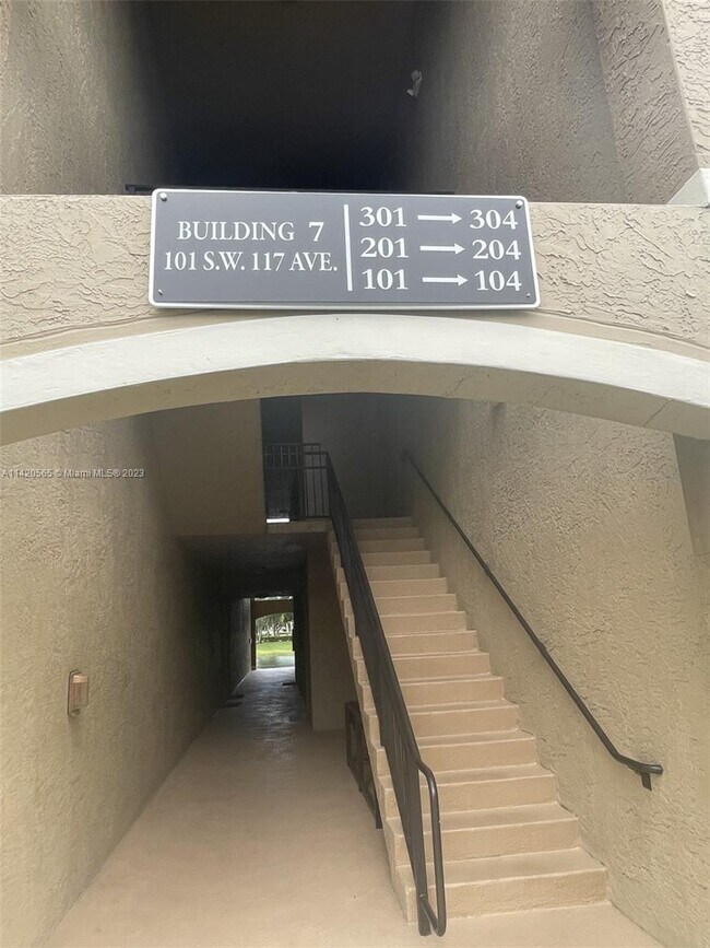 Foto del edificio - 101 SW 117th Ave