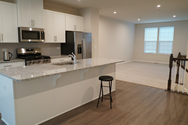 Foto del edificio - 907 Jenkins Ct