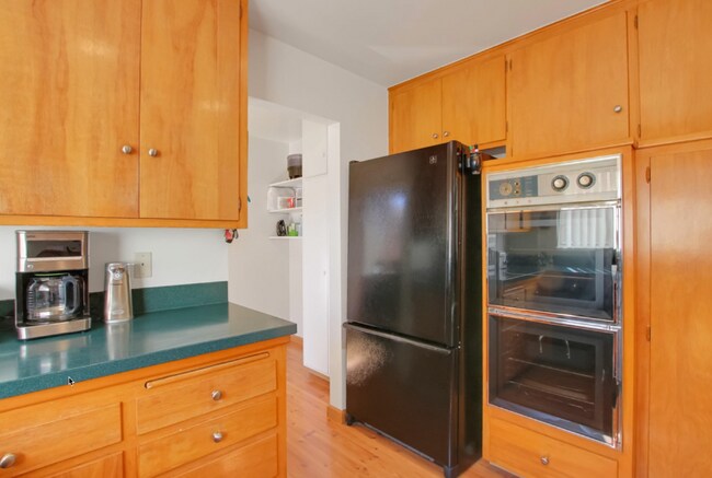Foto del edificio - 4126 Foothill Rd