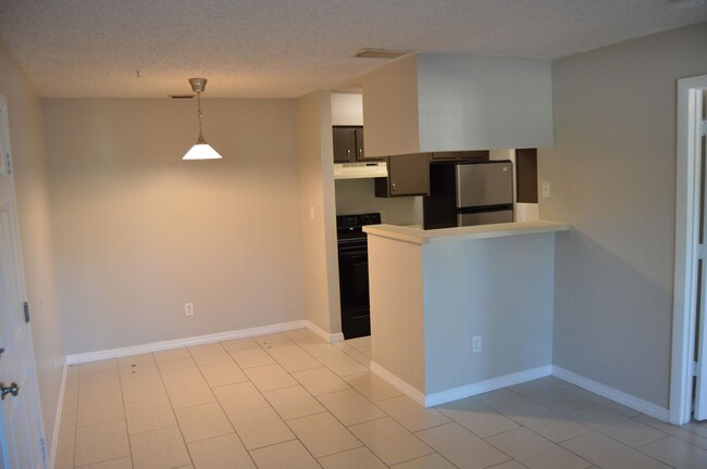 Foto del edificio - 1 Bedroom/1 bathroom 1st Floor condo with ...