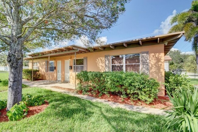 Photo - 706 SE 4th Ave Apartments