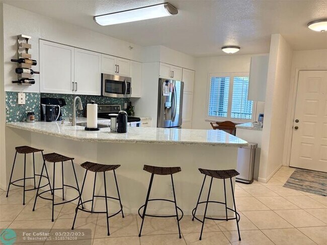 Foto del edificio - 2112 S Cypress Bend Dr