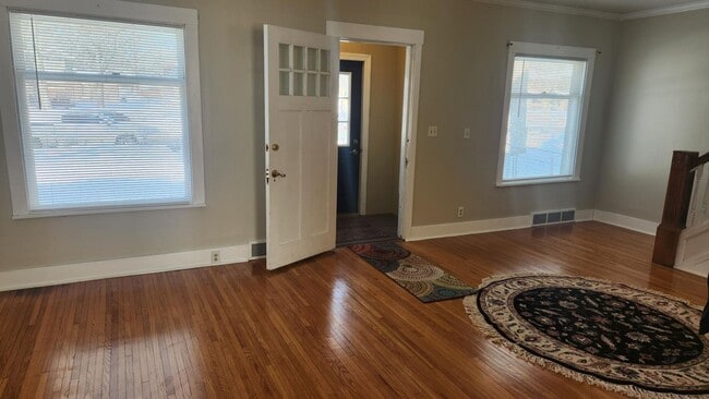 Foto del edificio - Historic, recently updated single-family h...