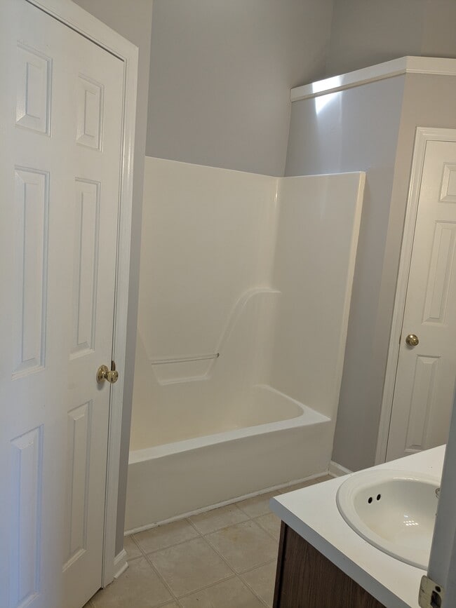 Building Photo - 207 Faldo Dr