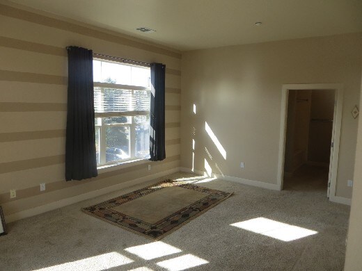 Building Photo - 5677 Park Place Ave