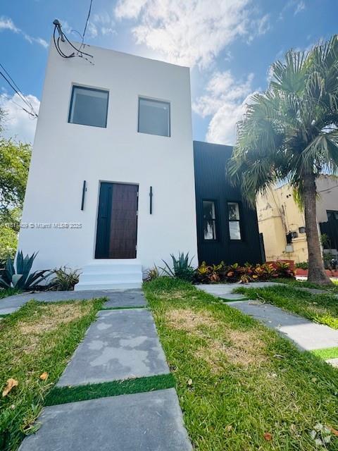 Building Photo - 905 SW 13th Ct