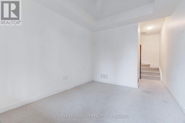 Building Photo - 362 Plains Rd E