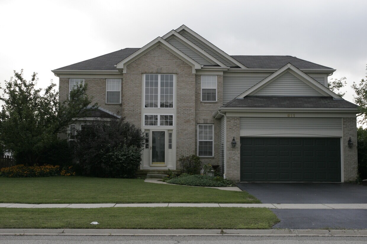 Primary Photo - 811 Park Ave