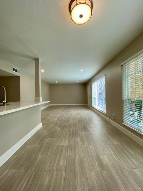 Building Photo - 2121 Fountain View Dr