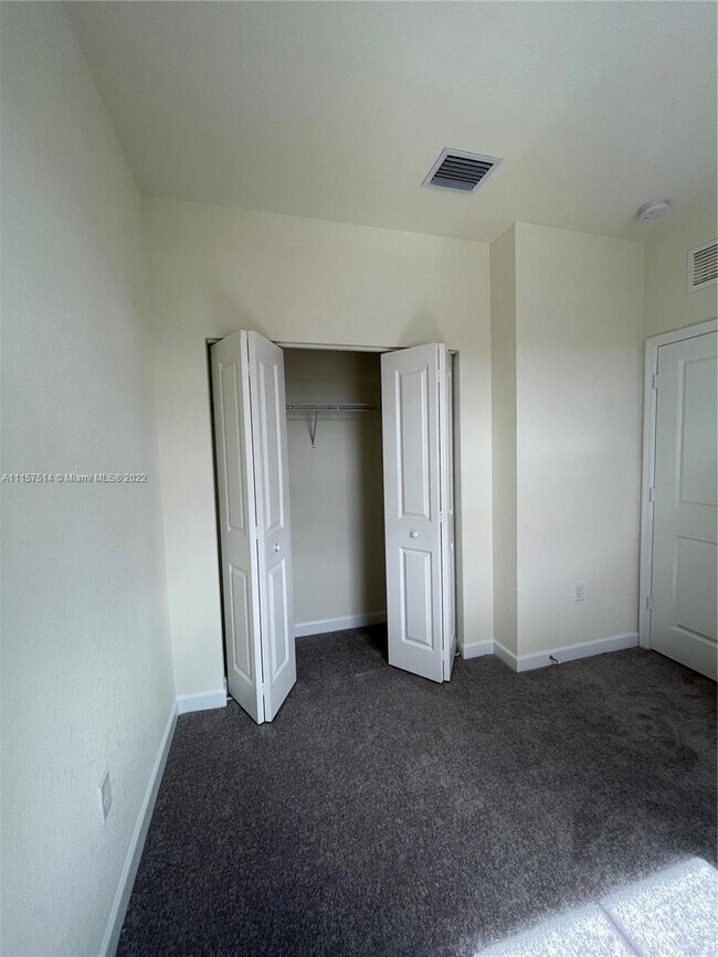 Foto del edificio - 3425 W 113th St