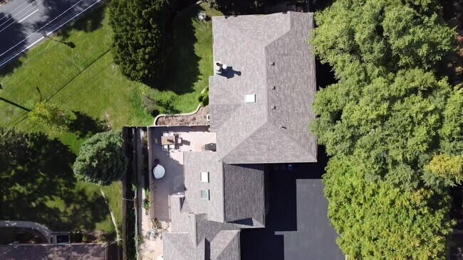 Building Photo - 1419 Waukegan Rd