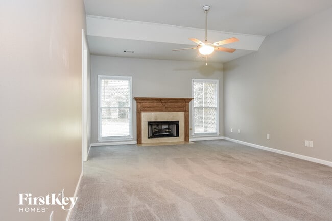 Building Photo - 127 Chickory Ln