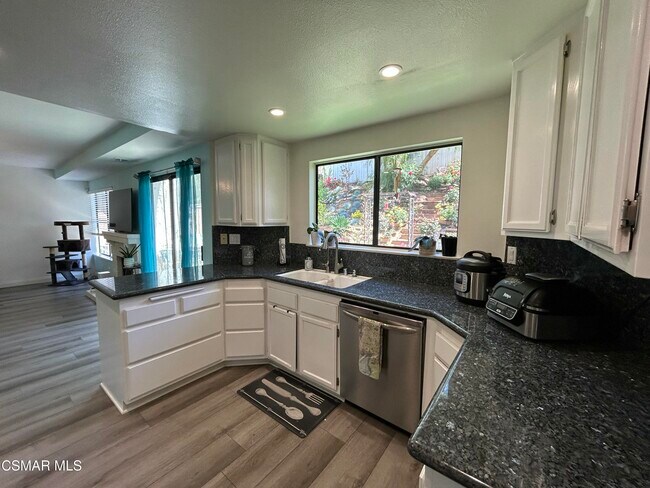 Foto del edificio - 6772 Pheasant Ln