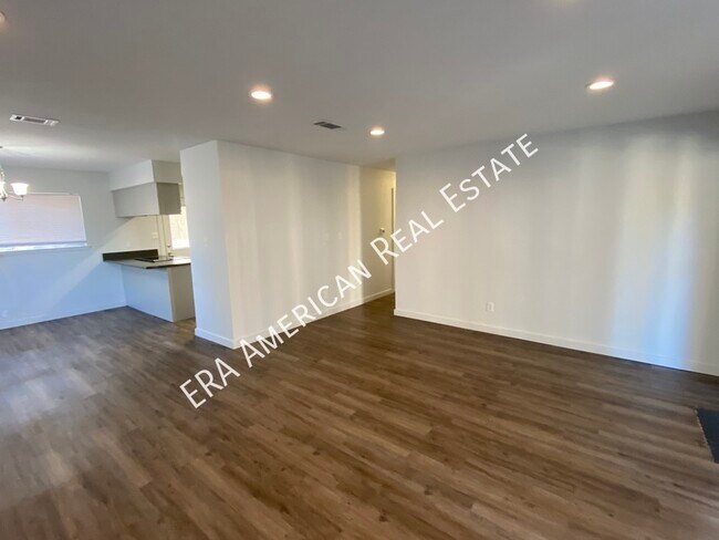 Foto del edificio - 604 Bradford Dr