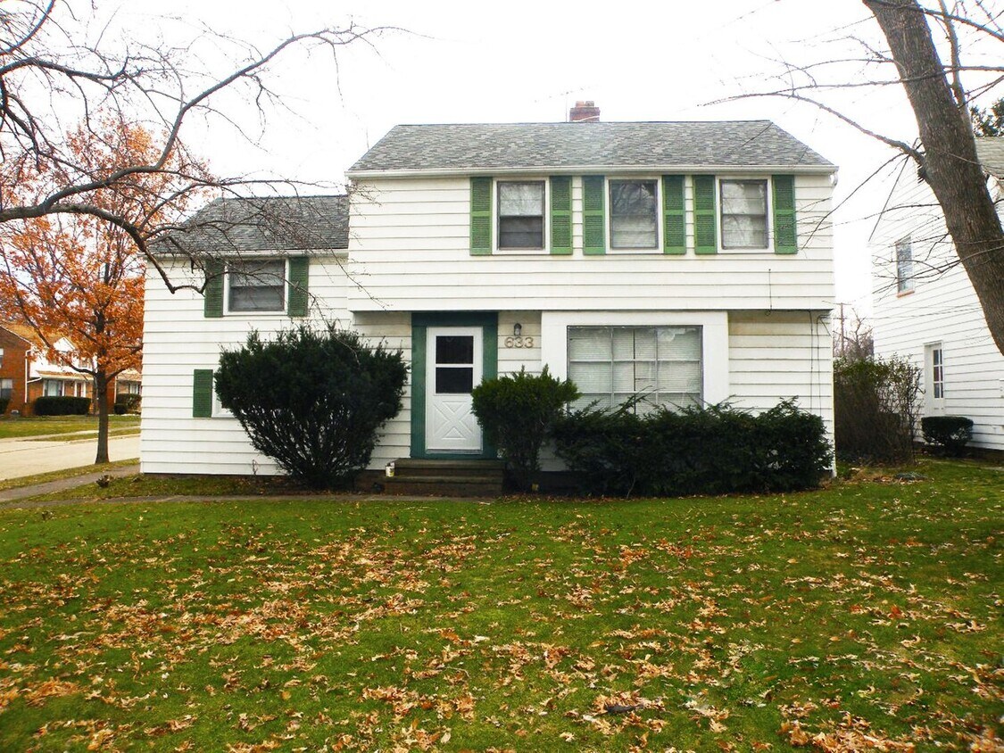 Primary Photo - 4 Bedroom - 1.5 Bath Colonial available fo...