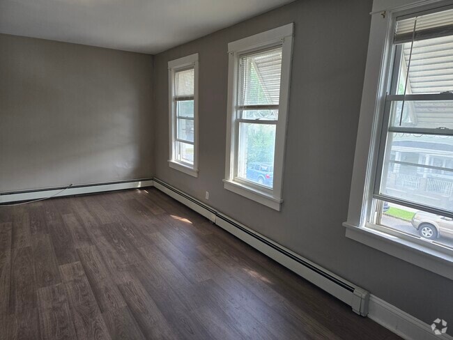 Building Photo - 450 Hall Ave