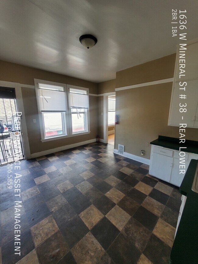 Charming 2BED/1BATH Southside Apartment House Rental in Milwaukee, WI