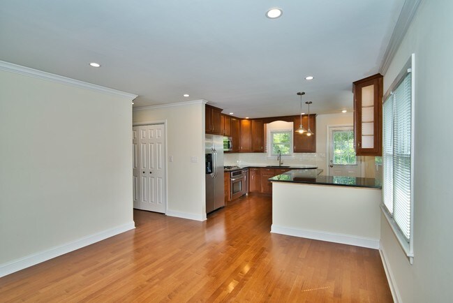 Building Photo - 203 Rouse Ave