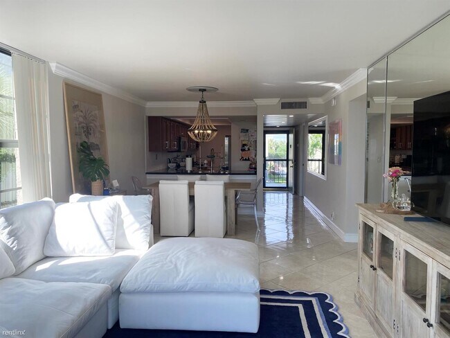 Foto del edificio - 2 br, 2 bath Condo - 13 Royal Palm Way Uni...