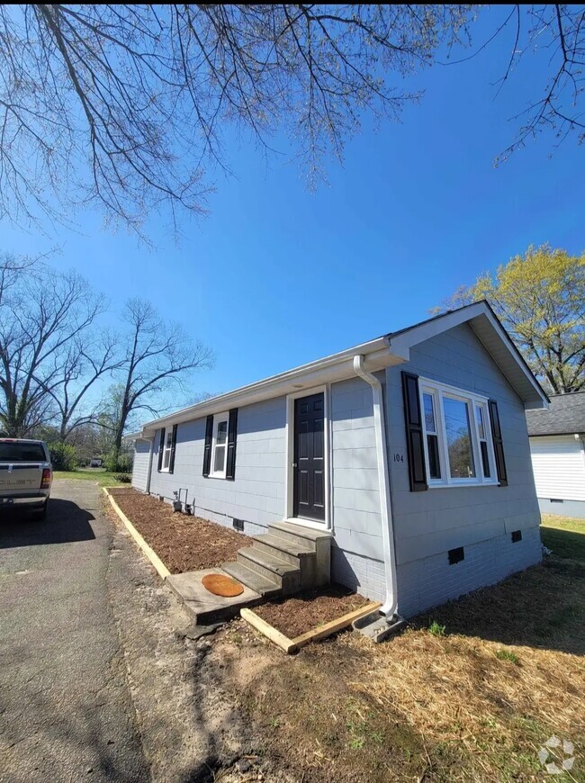 Building Photo - 104 Arlington Ave