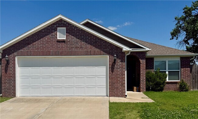 Building Photo - 1334 S Kingfisher Ln