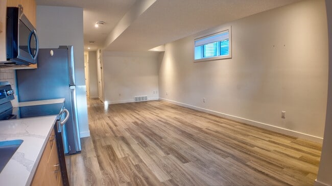 Building Photo - 9818-9874 74 Ave NW