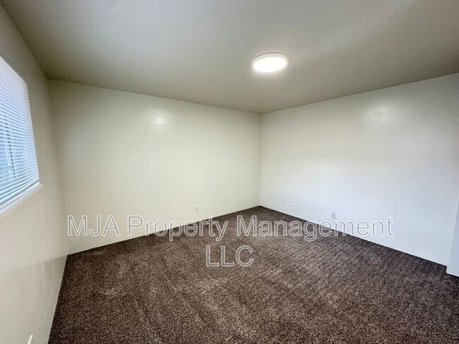 Foto del edificio - 1741 Holladay Blvd E