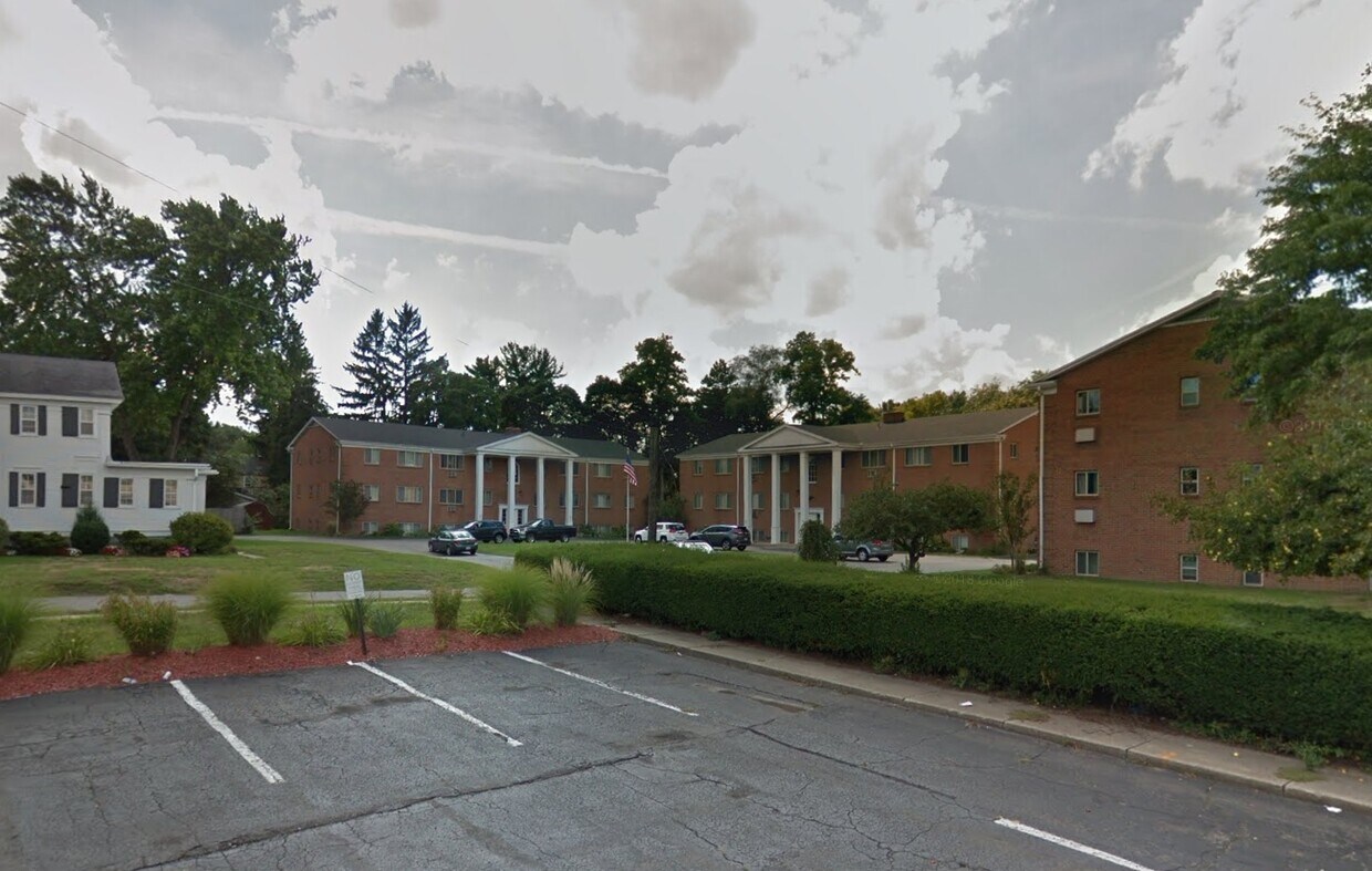 Primary Photo - 2055 Eastern Ave SE