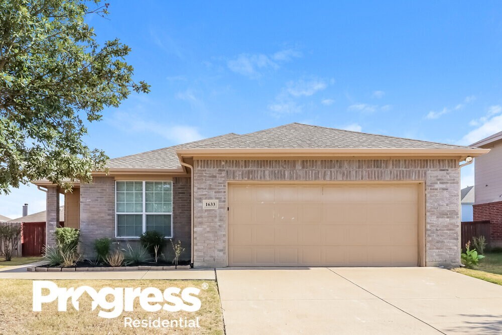 1633 Totem Pole Way, Krum, TX 76249 House for Rent in Krum, TX