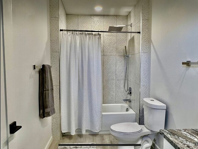 Foto del edificio - 512 N Grande Ave