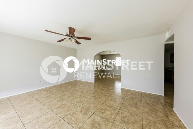 Building Photo - 3807 W Solar Dr