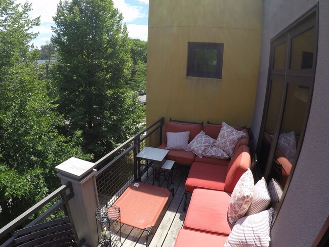 Building Photo - 4732 Grand Ave S