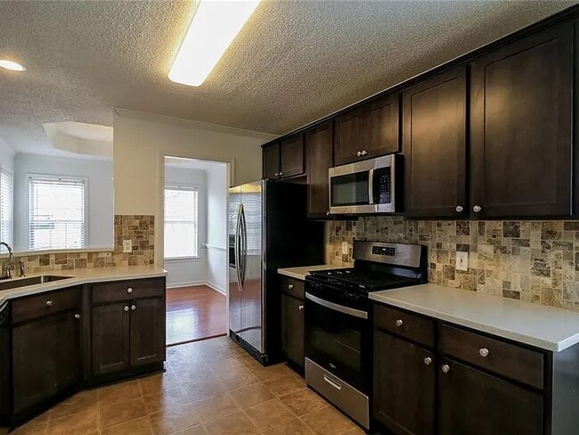 Building Photo - 904 Field View Dr