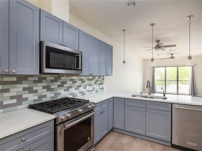 Building Photo - 908 Nueces St