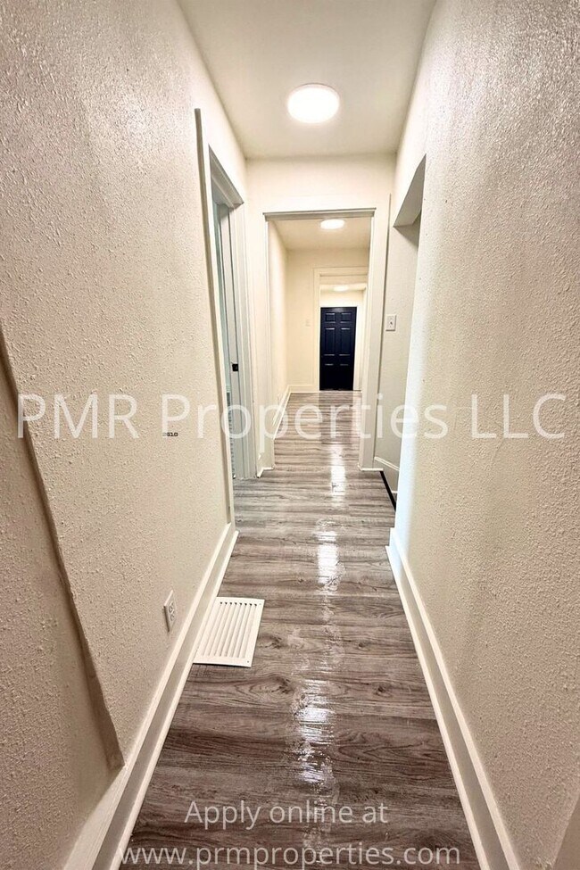 Foto del edificio - 6 Bedrooms / 3.5 Bathrooms House