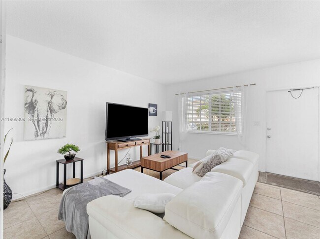 Foto del edificio - 3220 NE 10th St