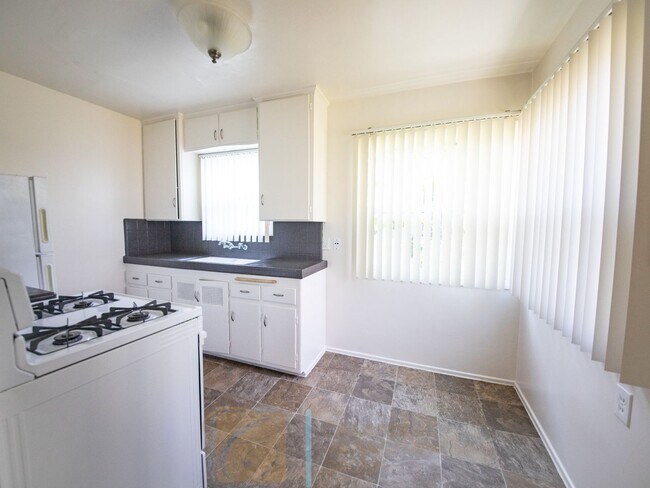 Foto del edificio - 4455-59 1/2 Dawson Ave