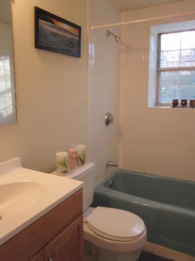 Baño con azulejos - Grafton