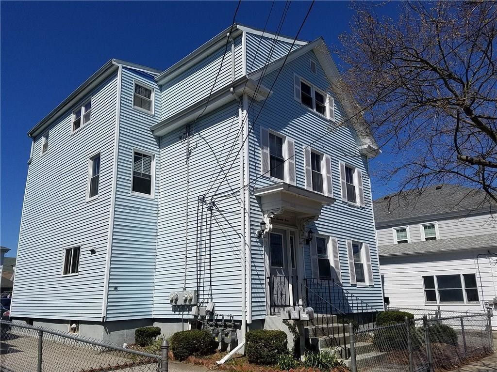 379 Wood St Unit 1, Bristol, RI 02809 Room for Rent in Bristol, RI
