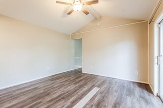 Building Photo - 200 Montrose Cir