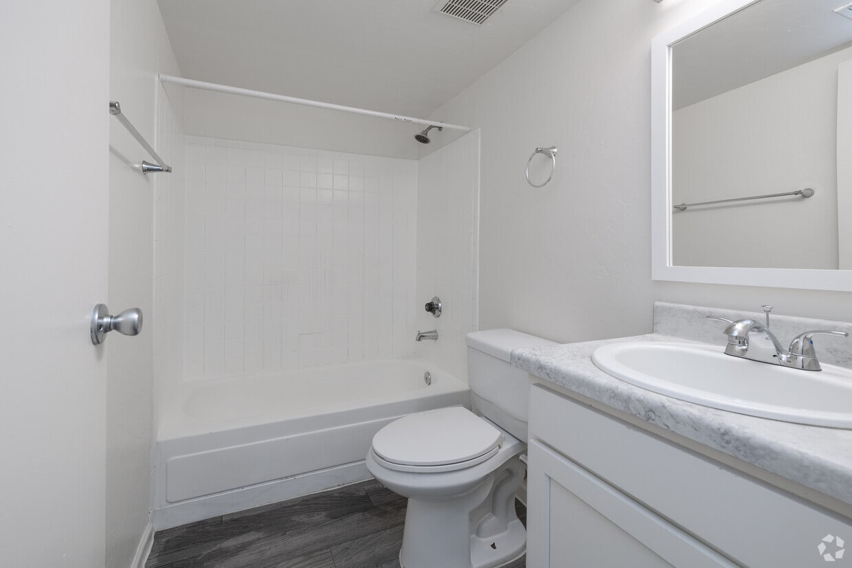 Foto principal - Mission Creek Apartments
