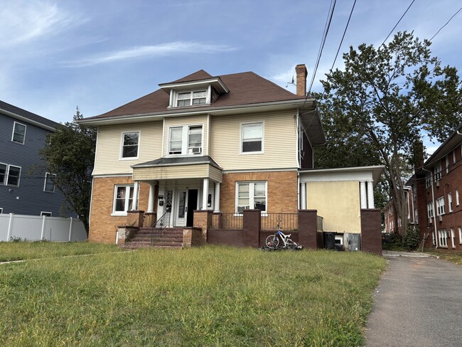 Building Photo - 191 Stiles St