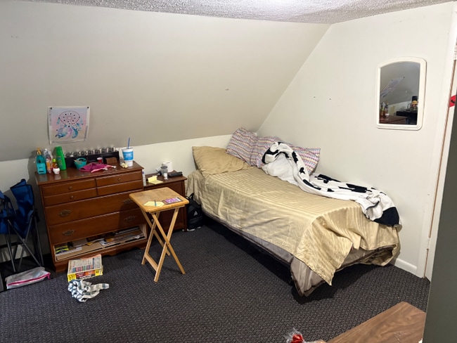 Foto del edificio - 408 Lawler Ave S