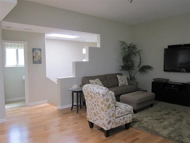 Building Photo - 4008 Ocean Dr
