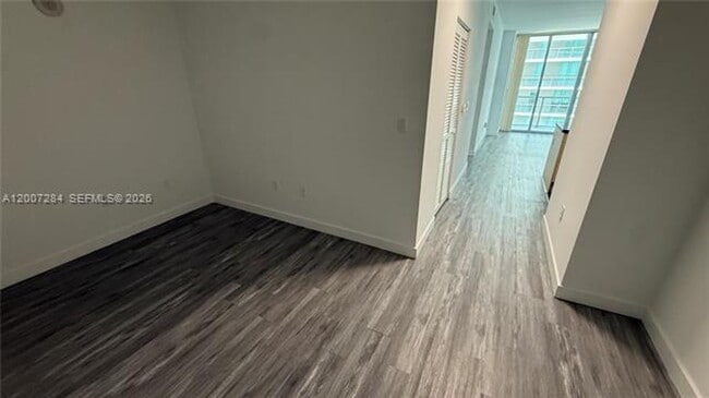 Foto del edificio - 79 SW 12th St