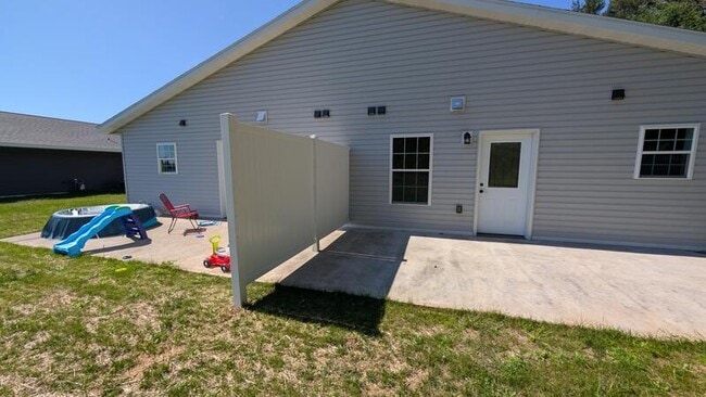 Building Photo - 10008 Aspen Ln