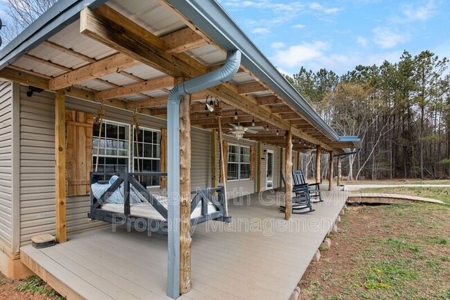 Foto del edificio - 301 Fortenberry Rd