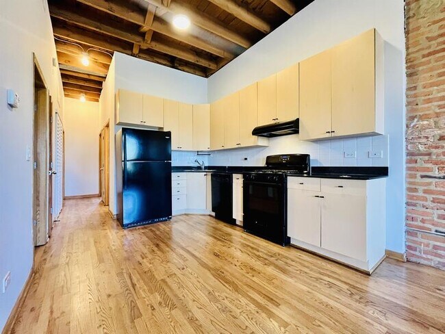 Foto del edificio - 617 N Racine Ave