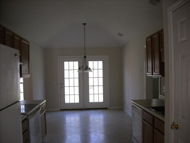 Building Photo - True 4 bedroom in Richmond Hill