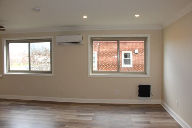 Building Photo - 1133 N Randolph St